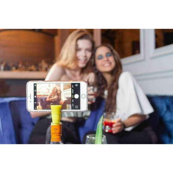 Selfie Cork Universal Bottle Stopper Monopod, Red - Picture 4 of 8